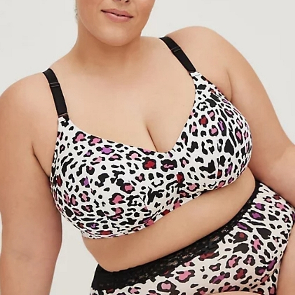 48 D | TORRID | Lightly Lined Everyday Wire-free Bra Leopard 360° Back Smoothing
